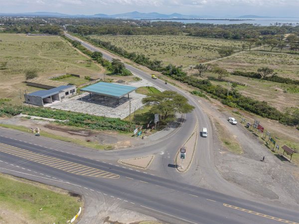 Moi-South-Lake-Road